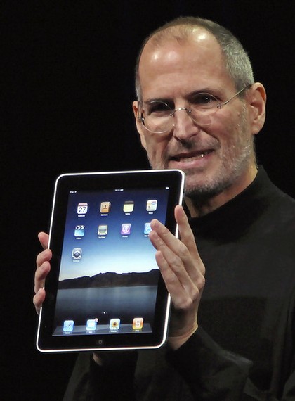 Steve Jobs con in mano la sua ultima creatura... volante! :-)